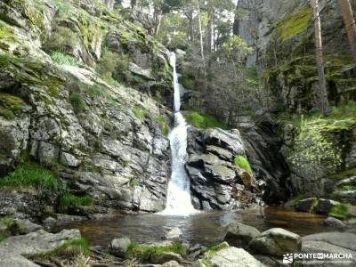 Senderos con historia: De la Pradera de Navalhorno al Chozo Arangüez: trekking por europa de paseo p